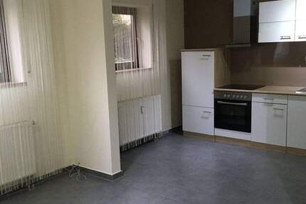 Einliegerwohnung in Zirndorf-Weinzierlein - 1 Zimmer-Wohnung mit ca. 39 m², Küchenzeile, Tageslichtbad und Stellplatz 1 zimmer