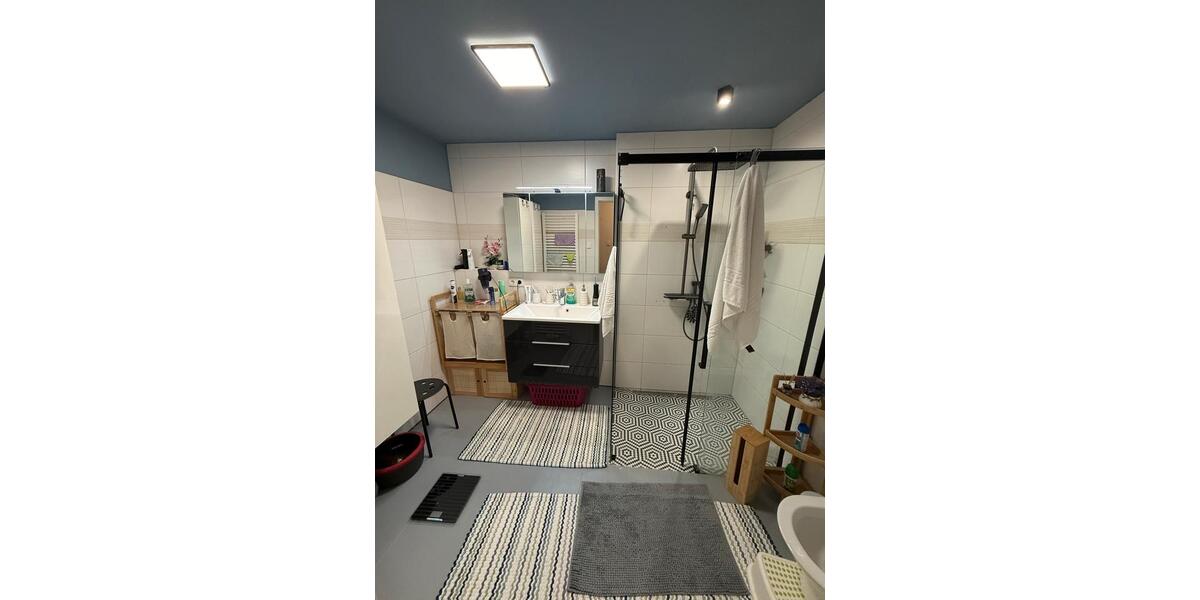 Moderne Erdgeschosswohnung mit eigenem Garten – Oberasbach 2.5 zimmer