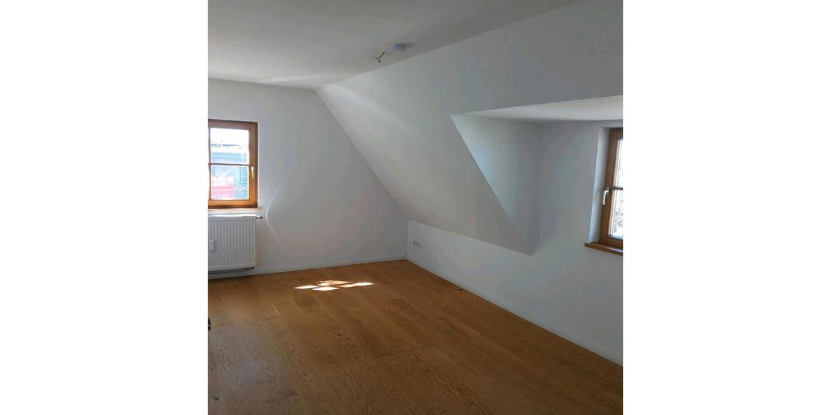 Dachgeschoßwohnung Zirndorf - 2.5 Zimmer, 55 m&sup2;, 1.000&euro; | Angebot:26484009