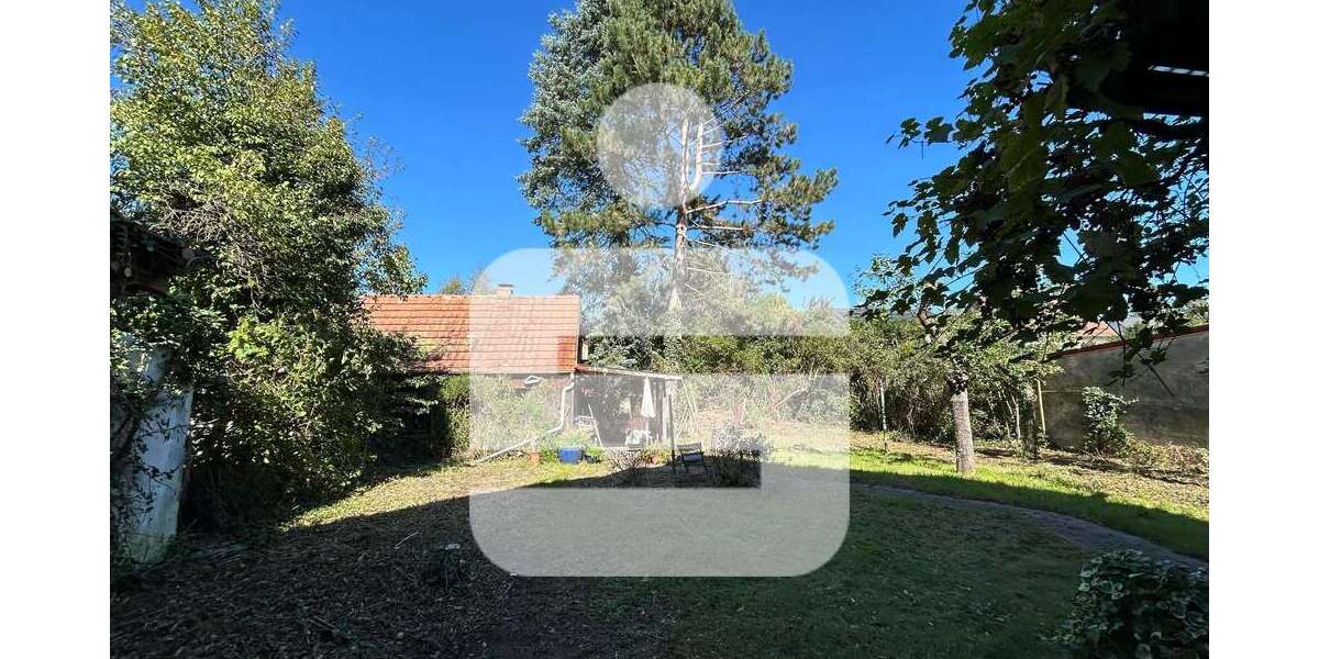 Haus zum Kaufen in Erlangen 648.000 € 207 m² 9 zimmer