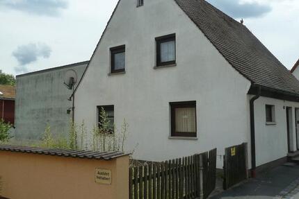 Grundstück in zentraler ruhiger Lage m. Altbestand DHH renovierun 4 zimmer