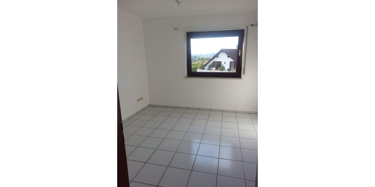 Dachgeschoss-Wohnung mit Ausblick 2 zimmer