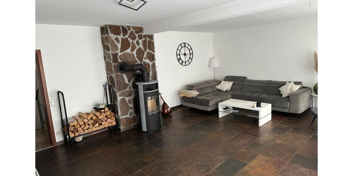 Traumhafte Doppelhaushälfte mit Garten, Terrasse und Garage 4 zimmer