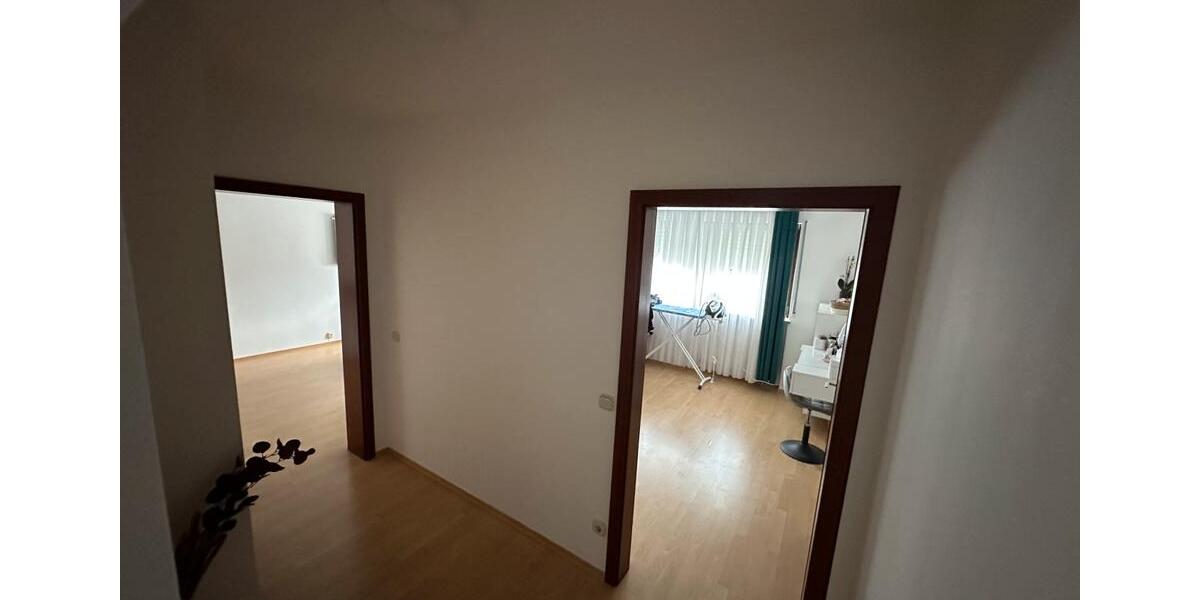 Traumhafte Doppelhaushälfte mit Garten, Terrasse und Garage 4 zimmer