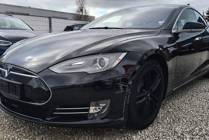 Tesla Model S 179.000 km 19.499 € Fürth 90765
