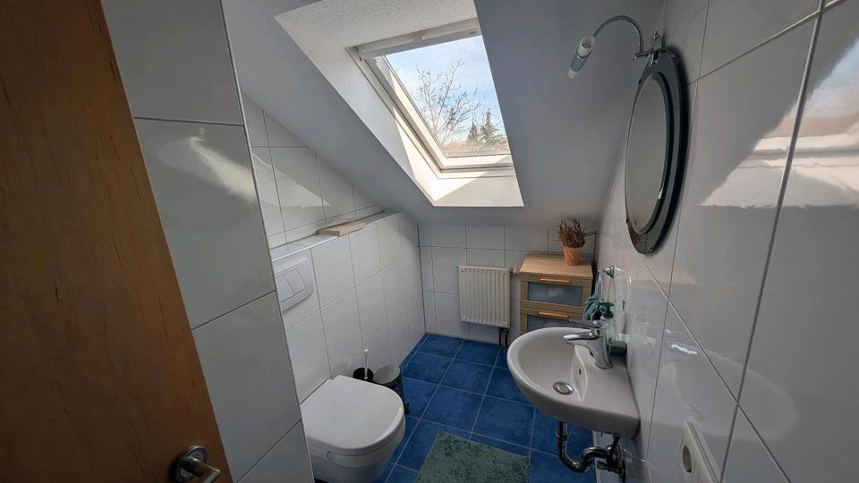 Dachgeschoßwohnung Bubenreuth - 2.5 Zimmer, 120 m&sup2;, 1.500&euro; | Angebot:26266167