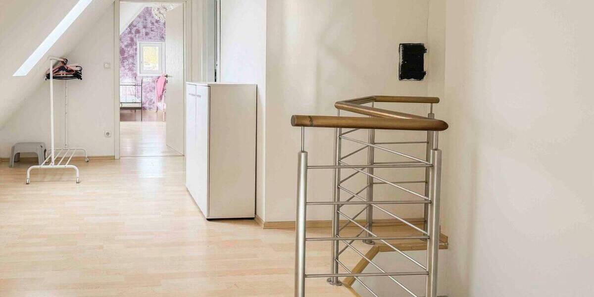 Etagenwohnung Bubenreuth - 5 Zimmer, 107 m&sup2;, 368.000&euro; | Angebot:26093381