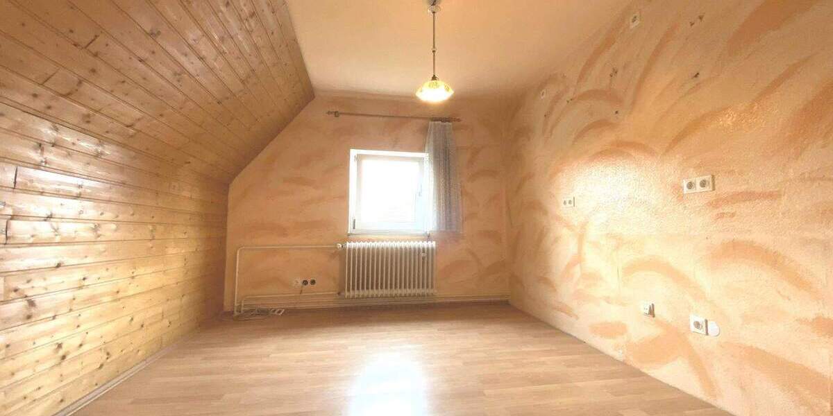 Einfamilienhaus Roßtal Weitersdorf - 9 Zimmer, 187 m&sup2;, 349.000&euro; | Angebot:25211193