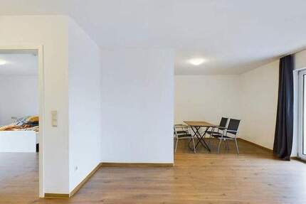 gepflegte 2-Zimmer-Wohnung mit Balkon & EBK - sofort bezugsfrei 2 zimmer