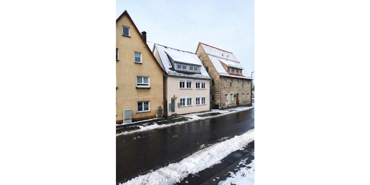 Dachgeschoßwohnung Schnaittach - 3 Zimmer, 102 m&sup2;, 1.200&euro; | Angebot:26290194
