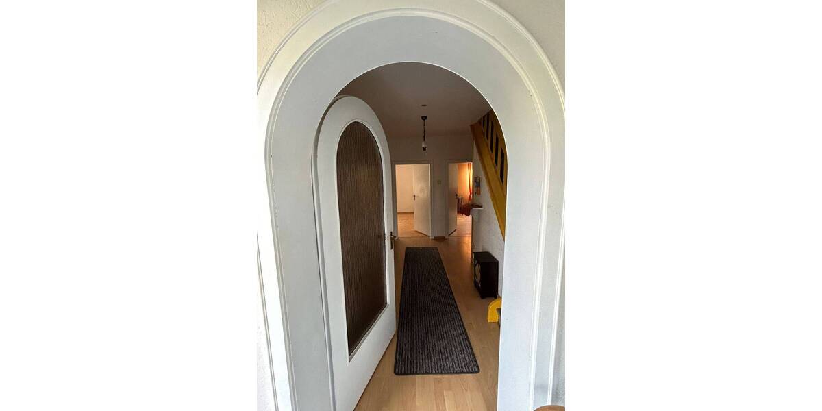 Charmante Doppelhaushälfte im fränkischen Stil mit Garage in ruhiger Wohnlage von Alterlangen (sanierungsbedürftig) 5 zimmer