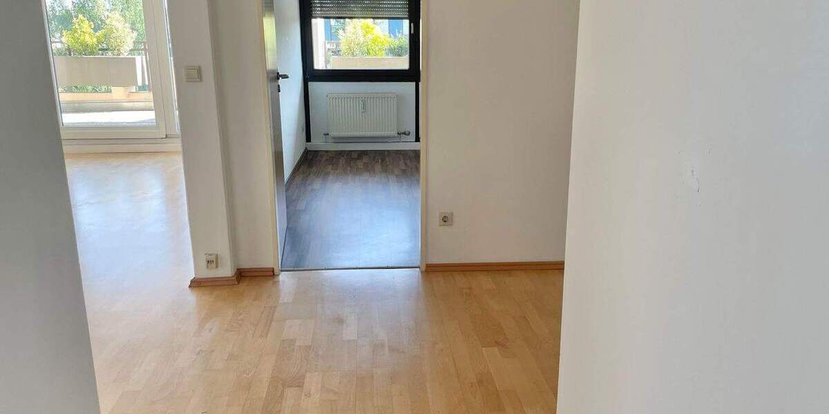 Etagenwohnung Nürnberg Langwasser - 3 Zimmer, 95 m&sup2;, 1.080&euro; | Angebot:25668717
