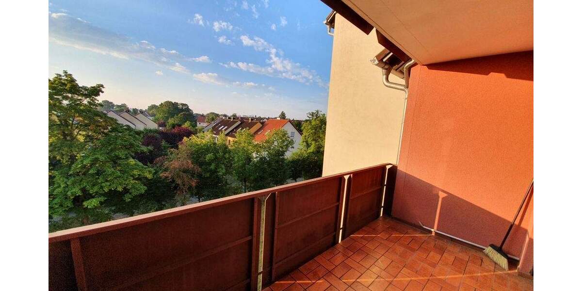 Etagenwohnung Erlangen Alterlangen - 3 Zimmer, 80 m&sup2;, 210.000&euro; | Angebot:24484976