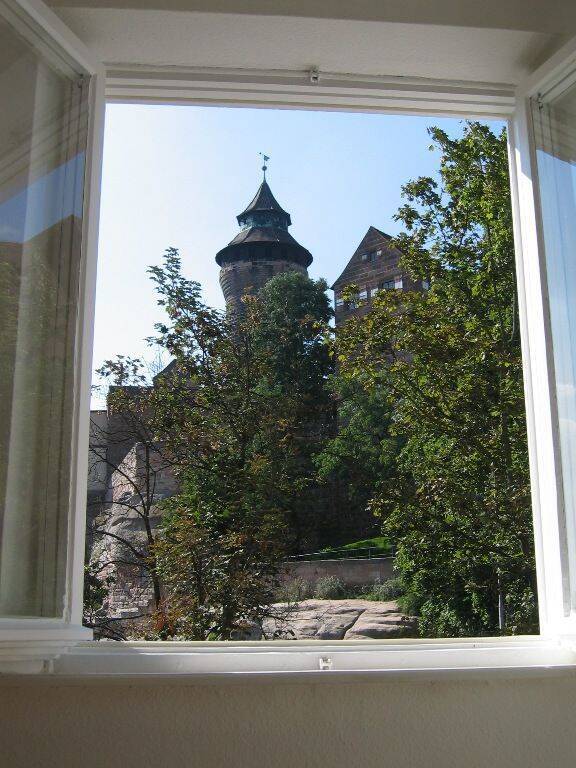 Kleine 2- Zimmer Wohnung mit Burgblick