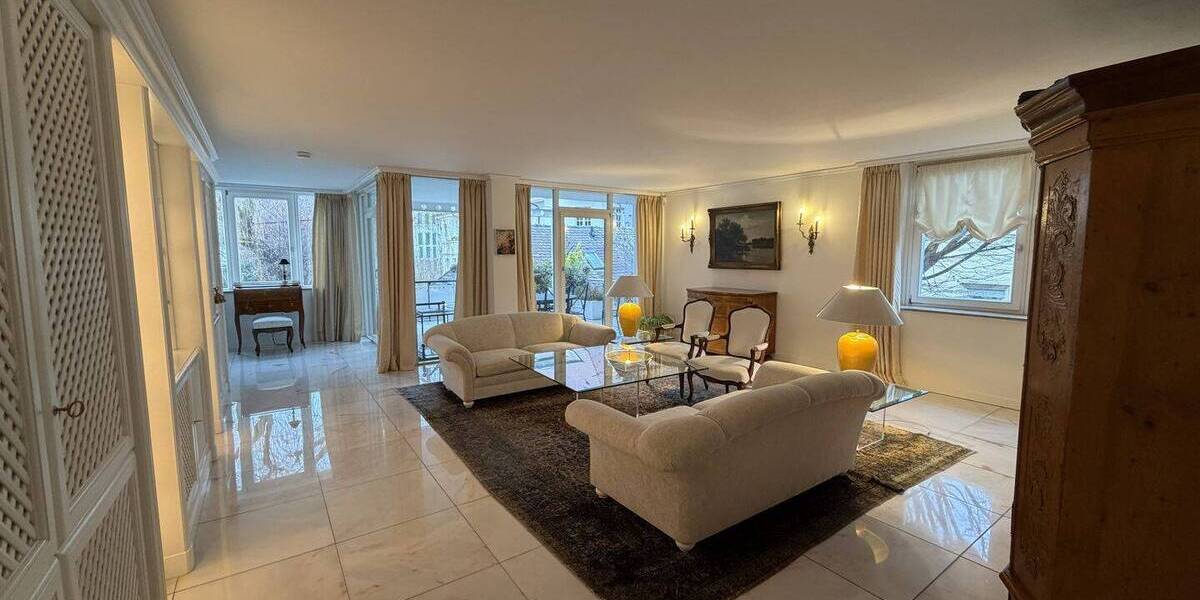 Etagenwohnung Nürnberg Gleißhammer - 4 Zimmer, 208 m&sup2;, 2.200&euro; | Angebot:26502648