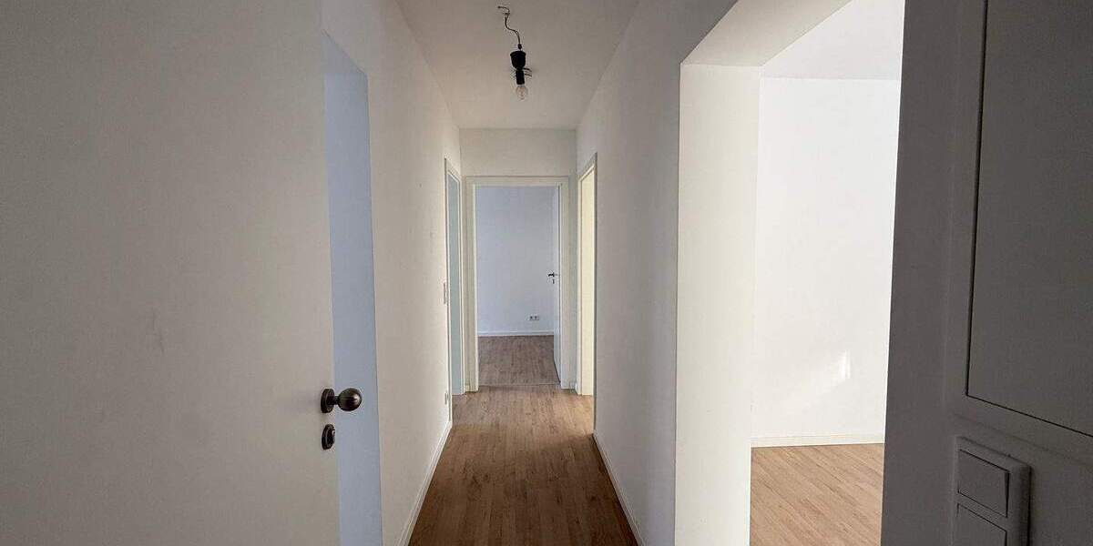 Nürnberg Falkenheim - saniertes Zweifamileinhaus mit Doppelgarage und großem Garten 6 zimmer