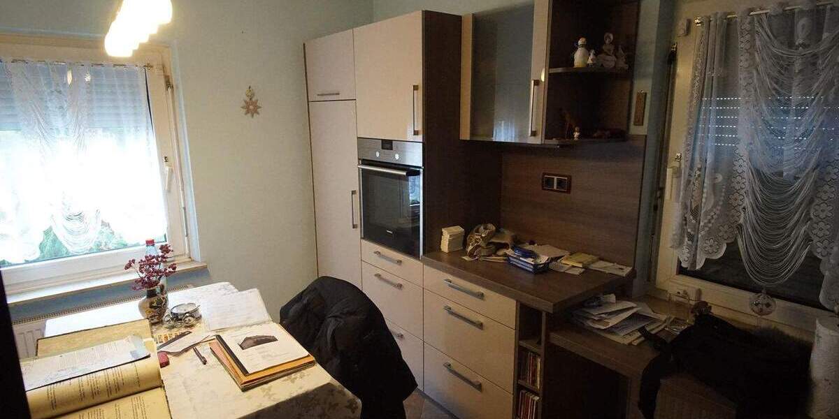 Wohnhaus mit 3 Wohnungen in Nürnberg - Laufamholz 9 zimmer