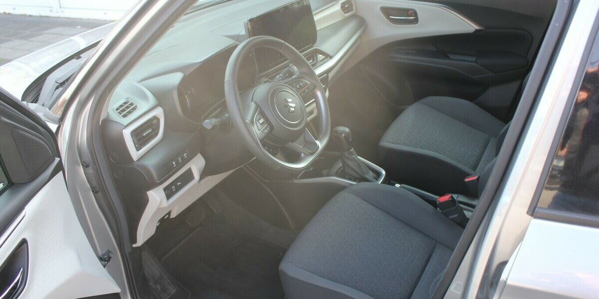 Suzuki Swift 1.2 Dualjet Hybrid 61 kW Comfort+ 14.500 km 18.990 &euro; Fürth 90763