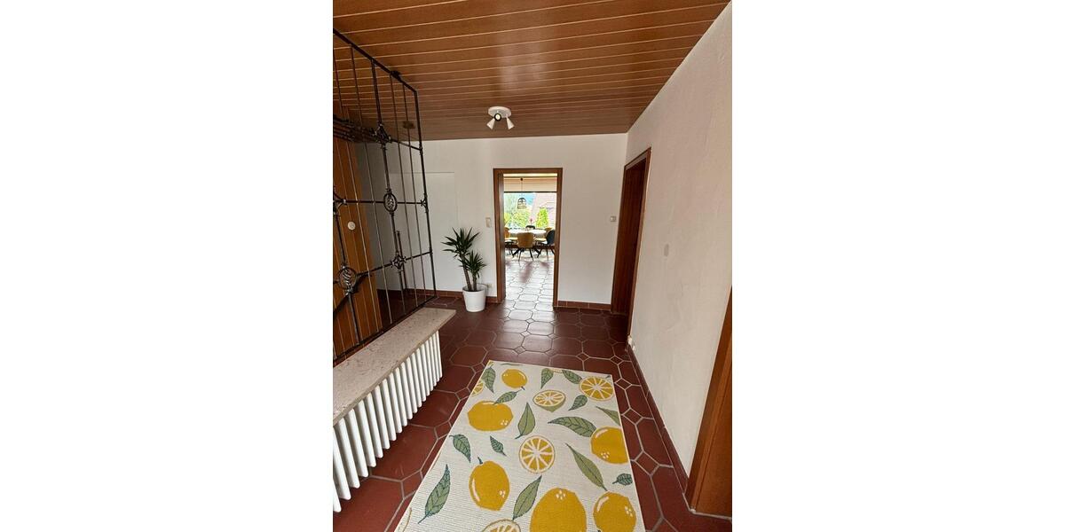 Bungalow Hersbruck - 3 Zimmer, 200 m&sup2;, 2.100&euro; | Angebot:25046991