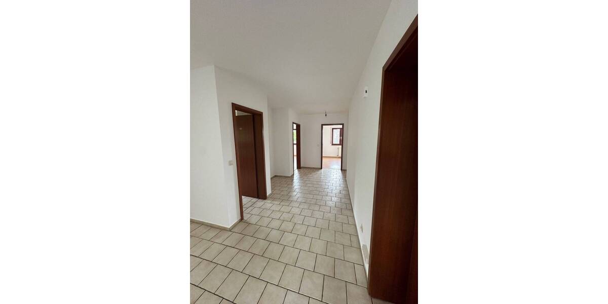 Etagenwohnung Puschendorf - 5 Zimmer, 134 m&sup2;, 1.200&euro; | Angebot:26486720