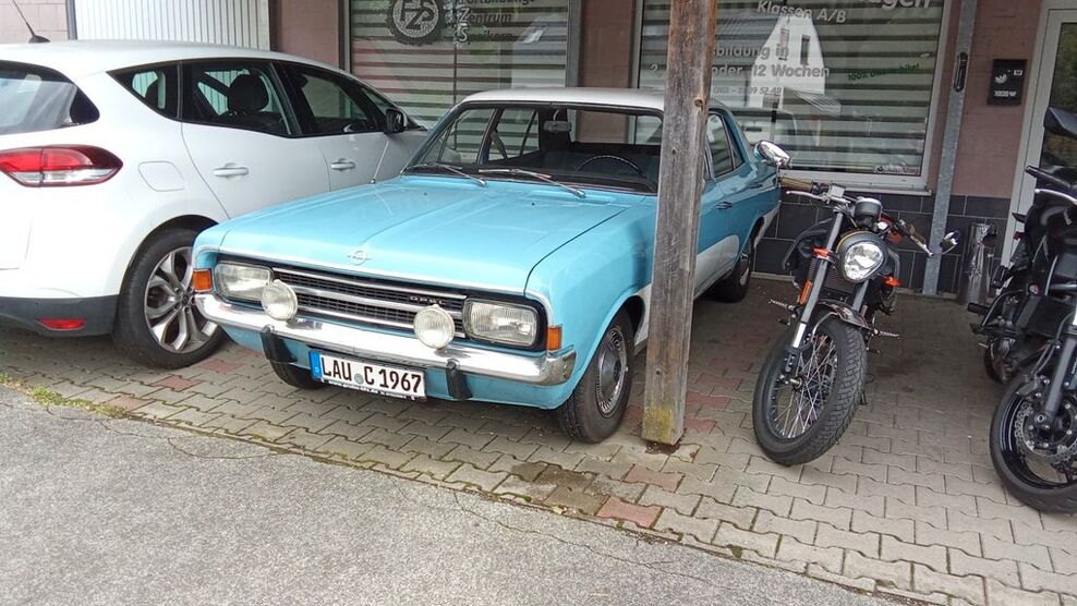 Opel Rekord 999.999 km 2.900 € Neunkirchen 91233