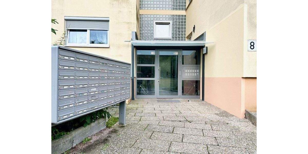 Provisionsfrei & leerstehend: Stilvoll sanierte 1,5-Zimmer-Wohnung mit großer Loggia (Erbbaurecht) 1 zimmer