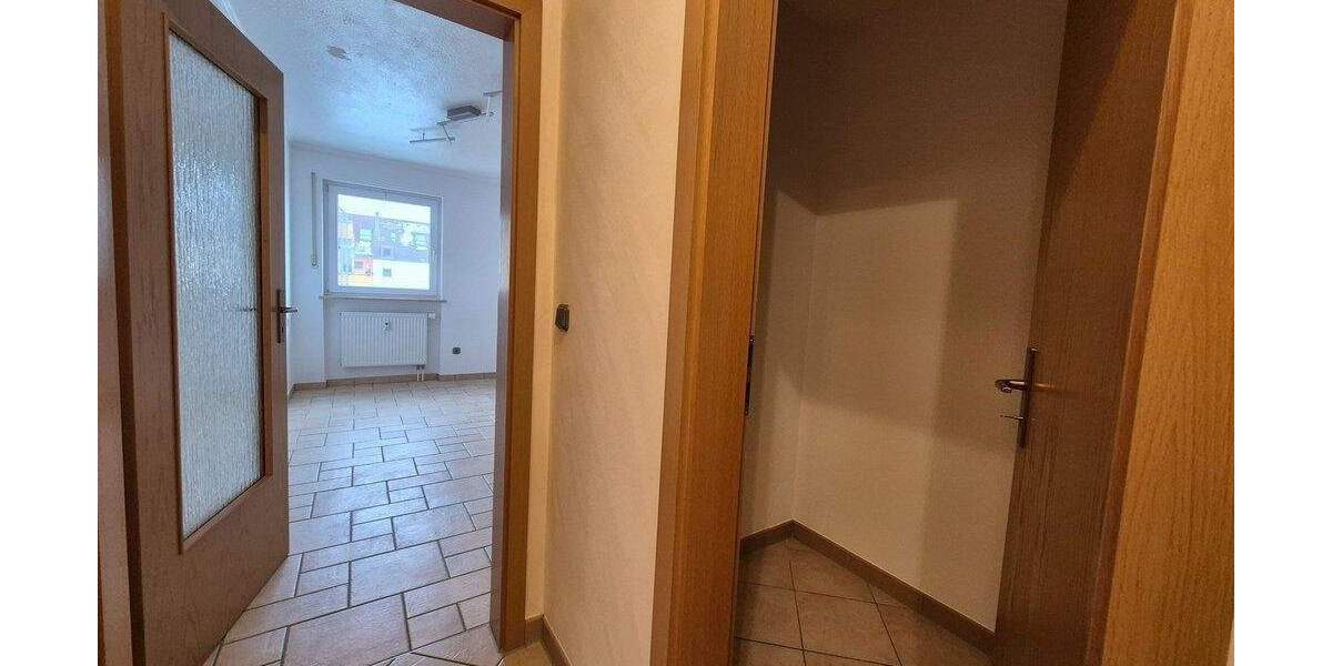 Etagenwohnung Wendelstein - 3 Zimmer, 76 m&sup2;, 860&euro; | Angebot:25679293