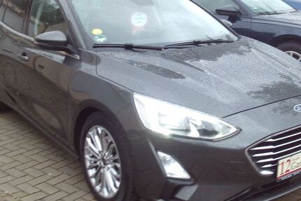 Ford Focus 51.098 km 18.900 € Nürnberg 90469