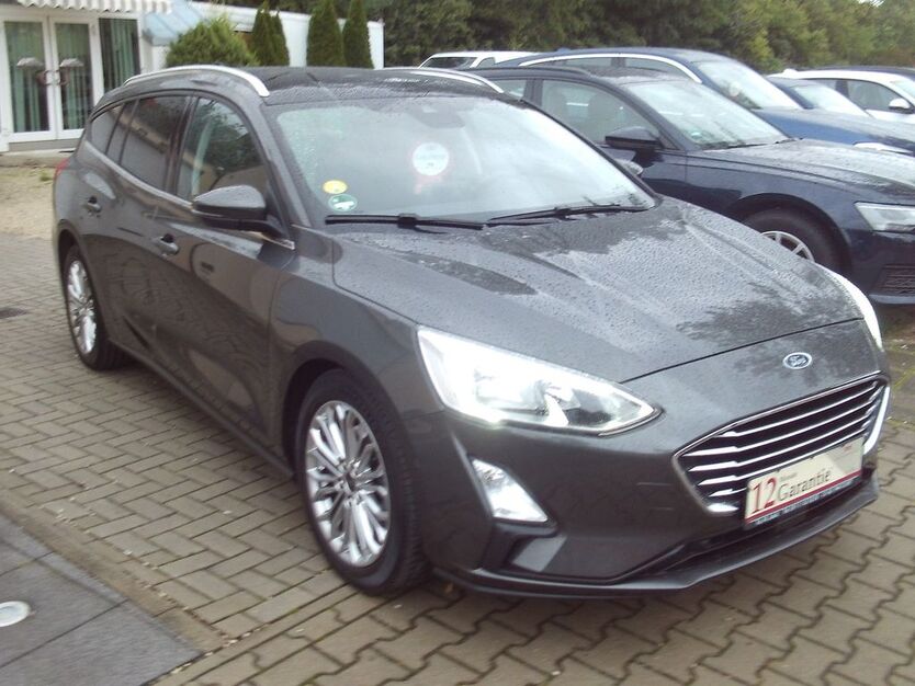 Ford Focus 51.098 km 18.900 € Nürnberg 90469