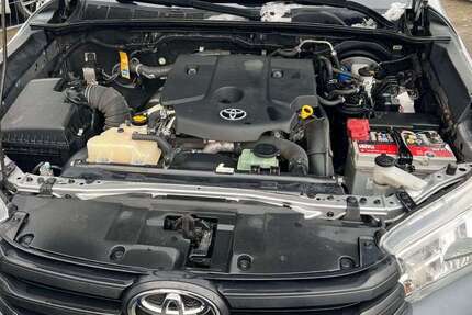 Toyota Hilux 250.000 km 17.999 &euro; Nürnberg 90431