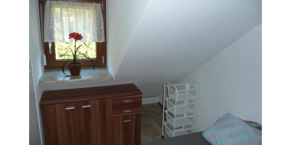 Dachgeschoßwohnung Nürnberg Holzheim - 1.5 Zimmer, 35 m&sup2;, 300&euro; | Angebot:26060957
