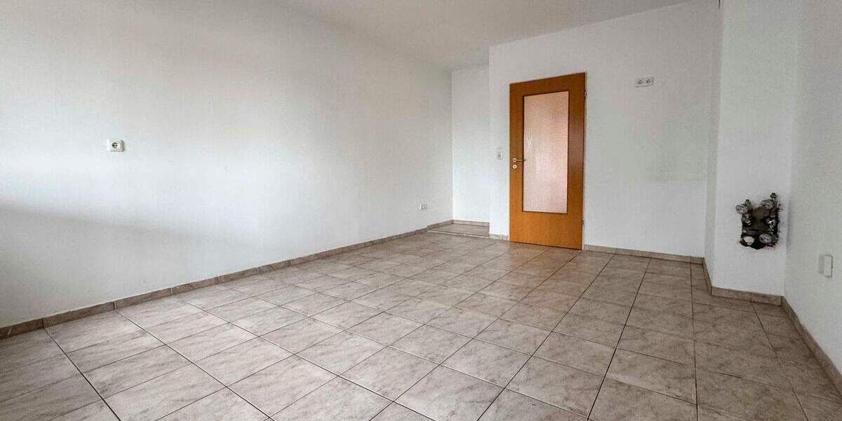 Viel Raum für Ideen - 2,5-Zimmer-Wohnung mit separater 2-Zimmer-Einliegerwohnung in Fürth-Vach 4 zimmer