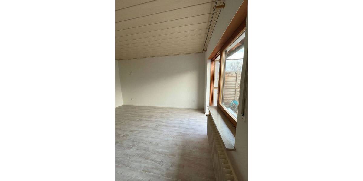 Etagenwohnung Erlangen Frauenaurach - 2 Zimmer, 117 m&sup2;, 1.400&euro; | Angebot:26092188
