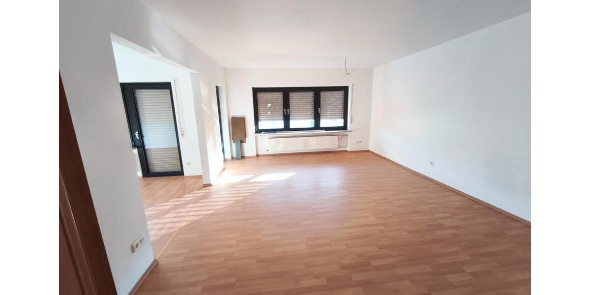 Etagenwohnung Neunkirchen am Brand - 3 Zimmer, 125 m&sup2;, 950&euro; | Angebot:24849348