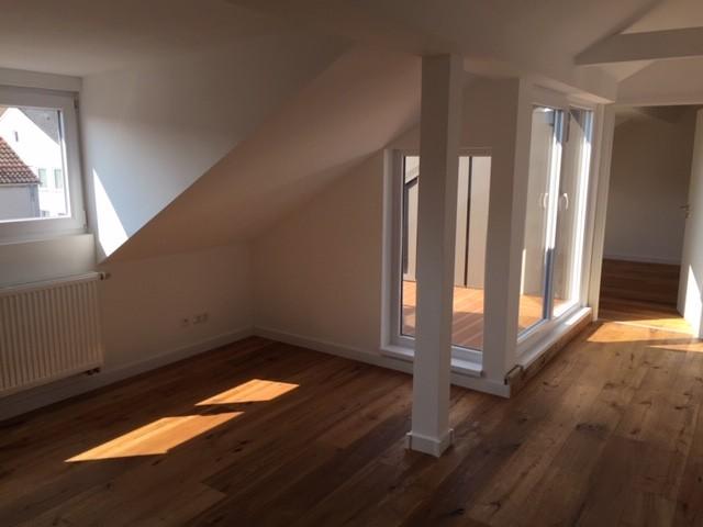 Neuwertige 3-Zimmer-DG-Wohnung mit Loggia und KFZ-Stellplatz | Nbg-Schweinau zimmer