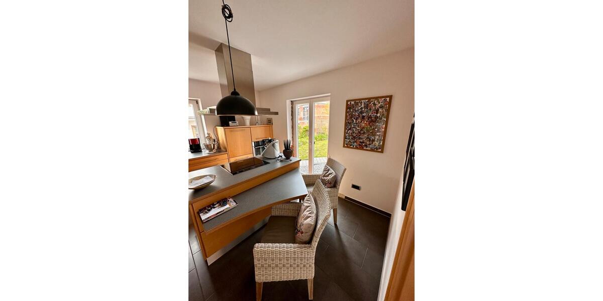 Einfamilienhaus Berg bei Neumarkt in der Oberpfalz - 7 Zimmer, 199 m&sup2;, 2.500&euro; | Angebot:27614304