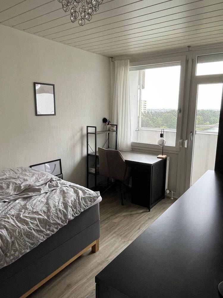Renovierte 3-Zimmer-ETW mit Süd-Loggia und Ausblick zum Kanal