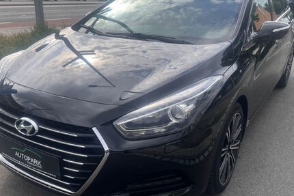 Hyundai i40 195.000 km 8.800 &euro; Nürnberg 90449