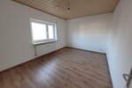 * CHARMANT - NEU RENOVIERT - SOFORT BEZUGSFÄHIG * schöne 3 Zi.-Wohnung mit GARAGE in SC-WOLKERSDORF 3 zimmer