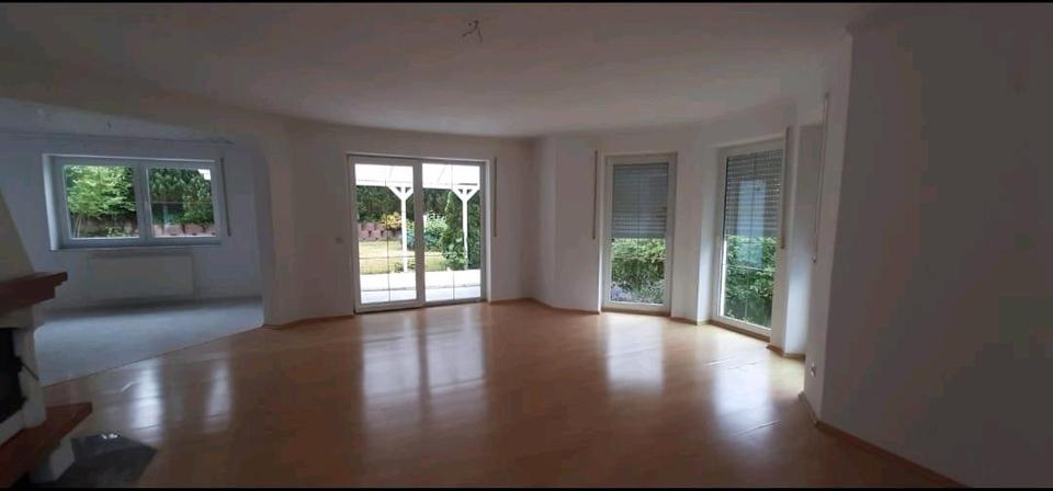 Erdgeschoßwohnung Nürnberg Falkenheim - 4 Zimmer, 161 m&sup2;, 1.600&euro; | Angebot:25856485