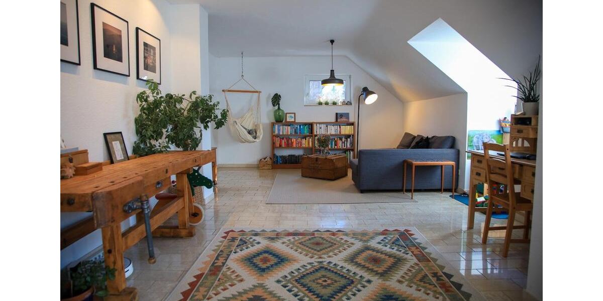 Dachgeschoßwohnung Buckenhof - 3 Zimmer, 113 m&sup2;, 1.950&euro; | Angebot:26263173