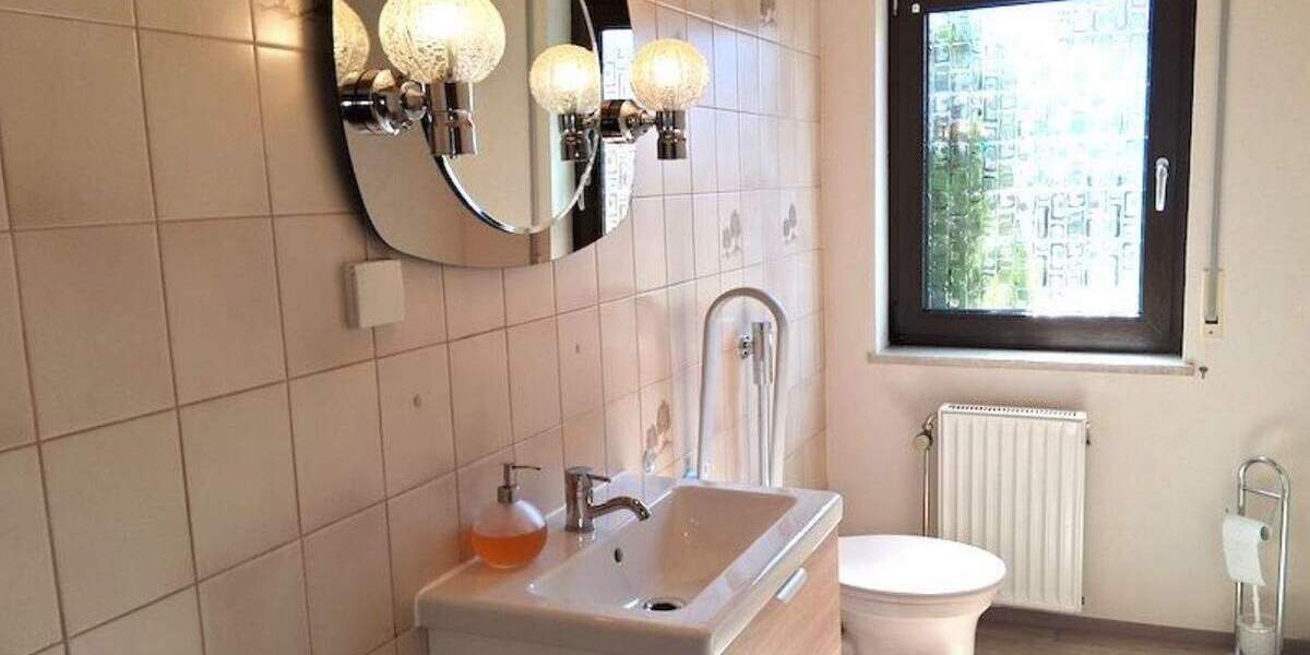 689.000,- für 200 qm Haus mit Potential für zwei Wohneinheiten oder für Selbständigkeit (z.B. Büro) 5 zimmer