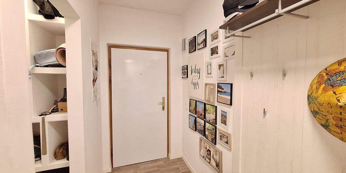 TOP 3-Zimmer Wohnung im Hochparterre mit Balkon und Einzelgarage in ruhiger Lage 3 zimmer