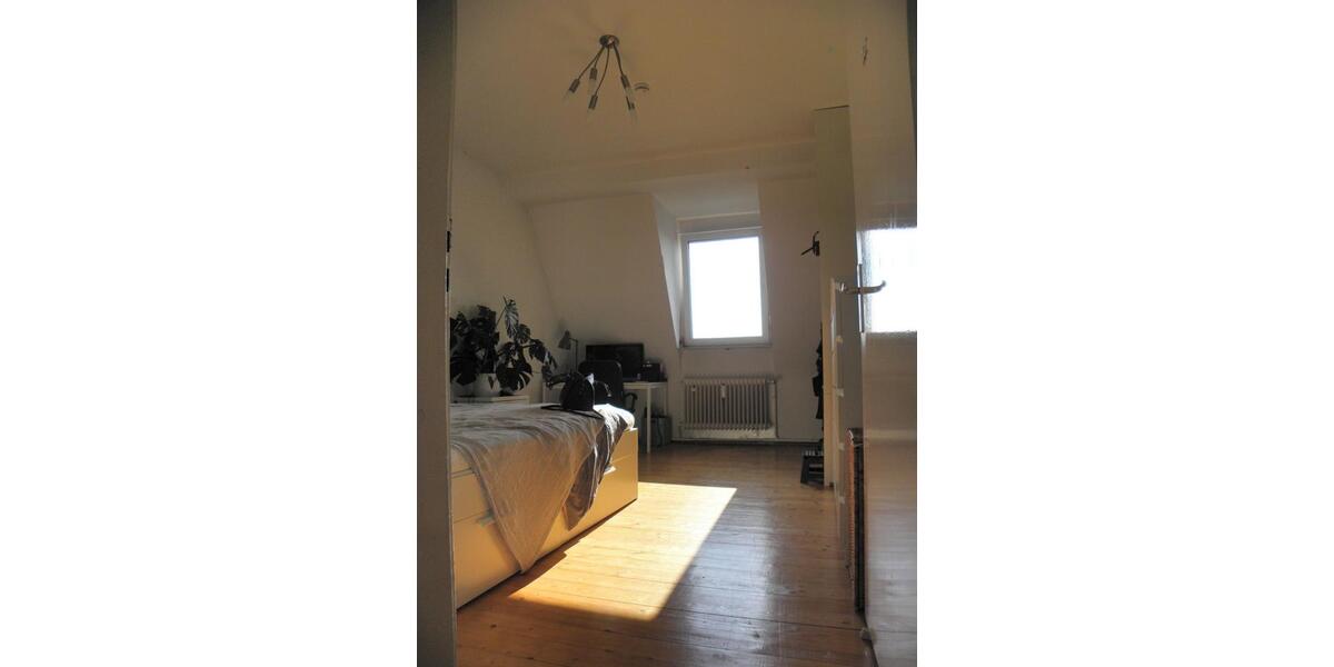 Dachgeschoßwohnung Nürnberg Gleißhammer - 3 Zimmer, 75 m&sup2;, 800&euro; | Angebot:24733109