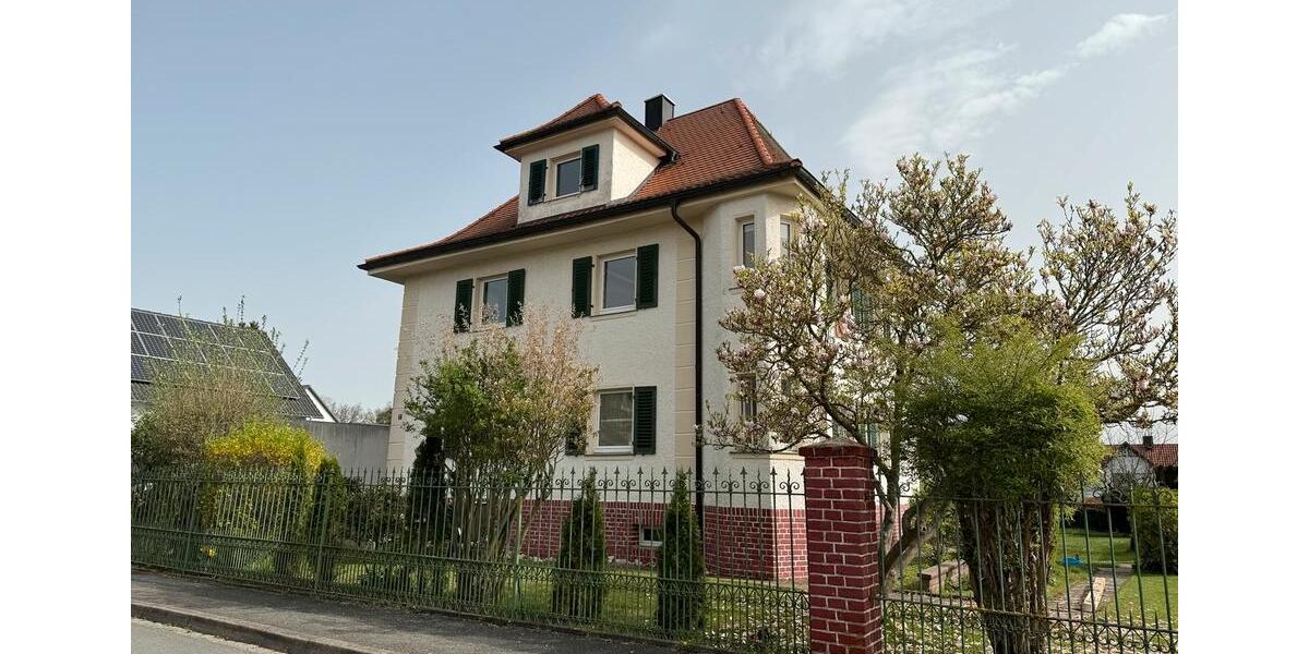 Villa Nürnberg Eibach - 7 Zimmer, 180 m&sup2;, 2.800&euro; | Angebot:26373030