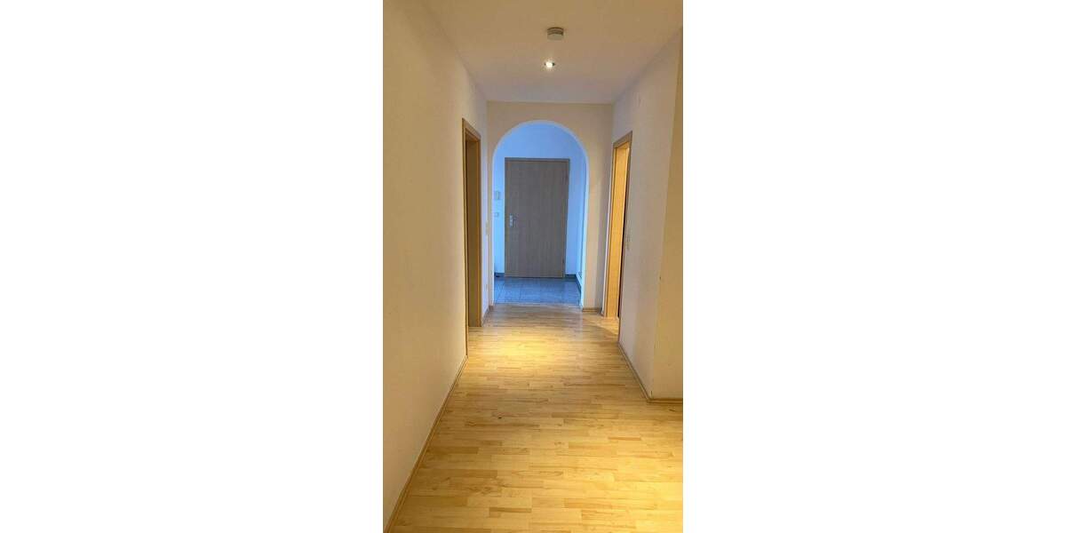 Große 4-Zimmer-Wohnung mit Balkon im Herzen von Feucht 4 zimmer