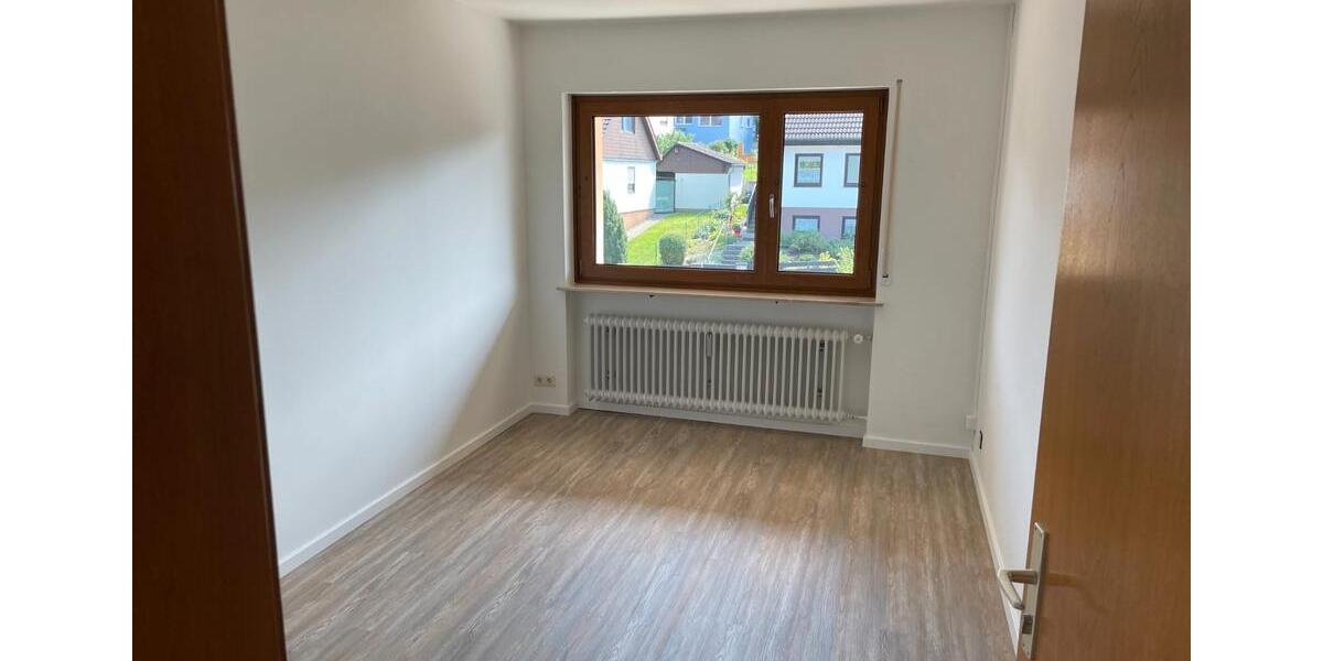 Etagenwohnung Lauf an der Pegnitz - 3.5 Zimmer, 120 m&sup2;, 1.200&euro; | Angebot:26416926