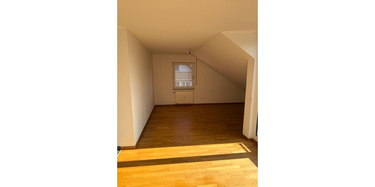 Dachgeschoßwohnung Erlangen Bruck - 3 Zimmer, 76 m&sup2;, 1.000&euro; | Angebot:25451242