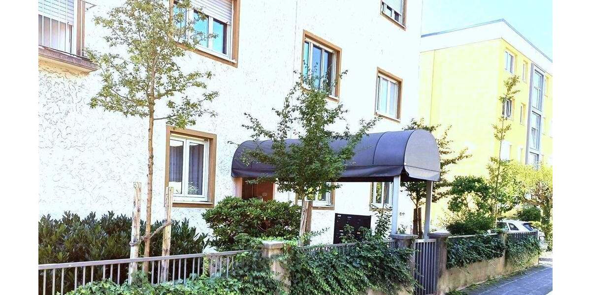 Modernisierte 3-Zi.-Wohnung mit Loggia, Garage, ruhige Grünlage, Luitpoldhain, Nähe Innenstadt 3 zimmer