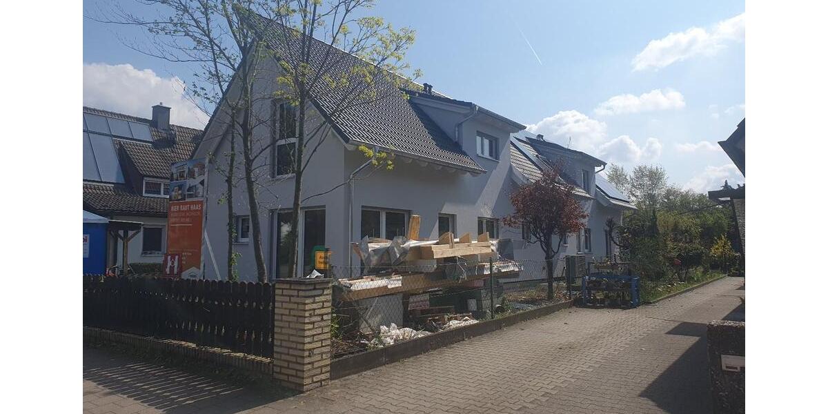 Doppelhaushälfte Erlangen Bruck - 5 Zimmer, 131 m&sup2;, 2.300&euro; | Angebot:26222977
